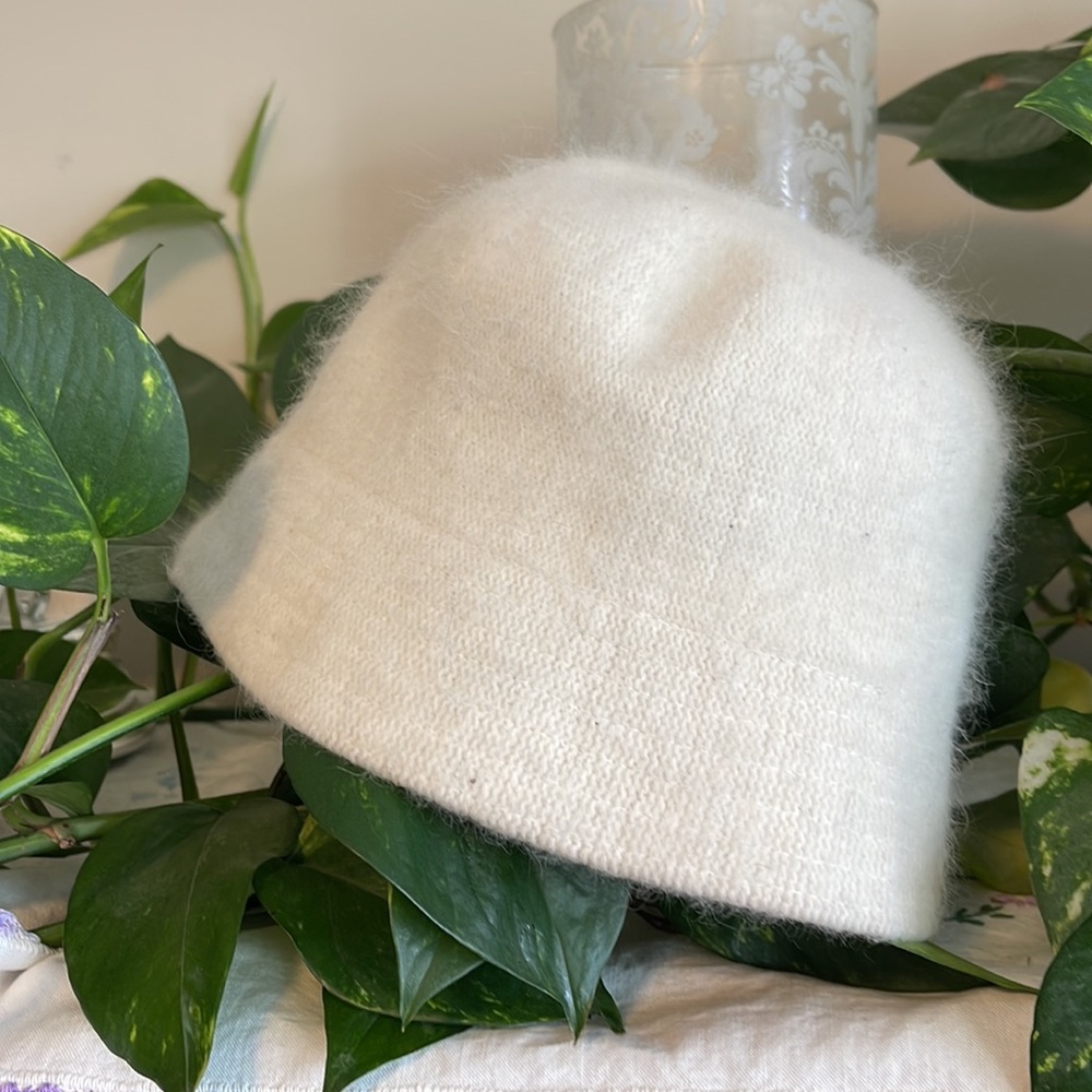 Angora blended fuzzy cream bucket hat